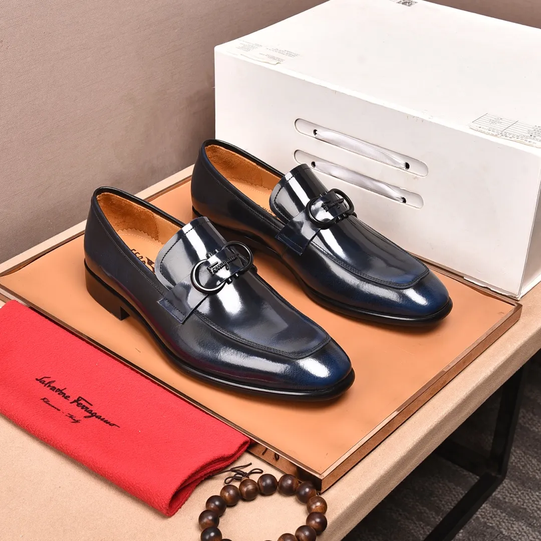 Men's shoes 💰540📛📛 (water-dyed cow lining) Salvatore Ferragamo high-end (Salvatore Ferragamo) is the world's top luxury footwear brand, coming from the fashion kingdom of Italy. It is famous all over the world for its traditional handmade design and novel styles... 🚶🏻🚶🏻New suit shoes are available simultaneously at the counter. This model is made of pure handmade imported Italian calfskin ➕soft water-dyed cowhide lining Original authentic outsole🌀🌀Size: 38➖44.